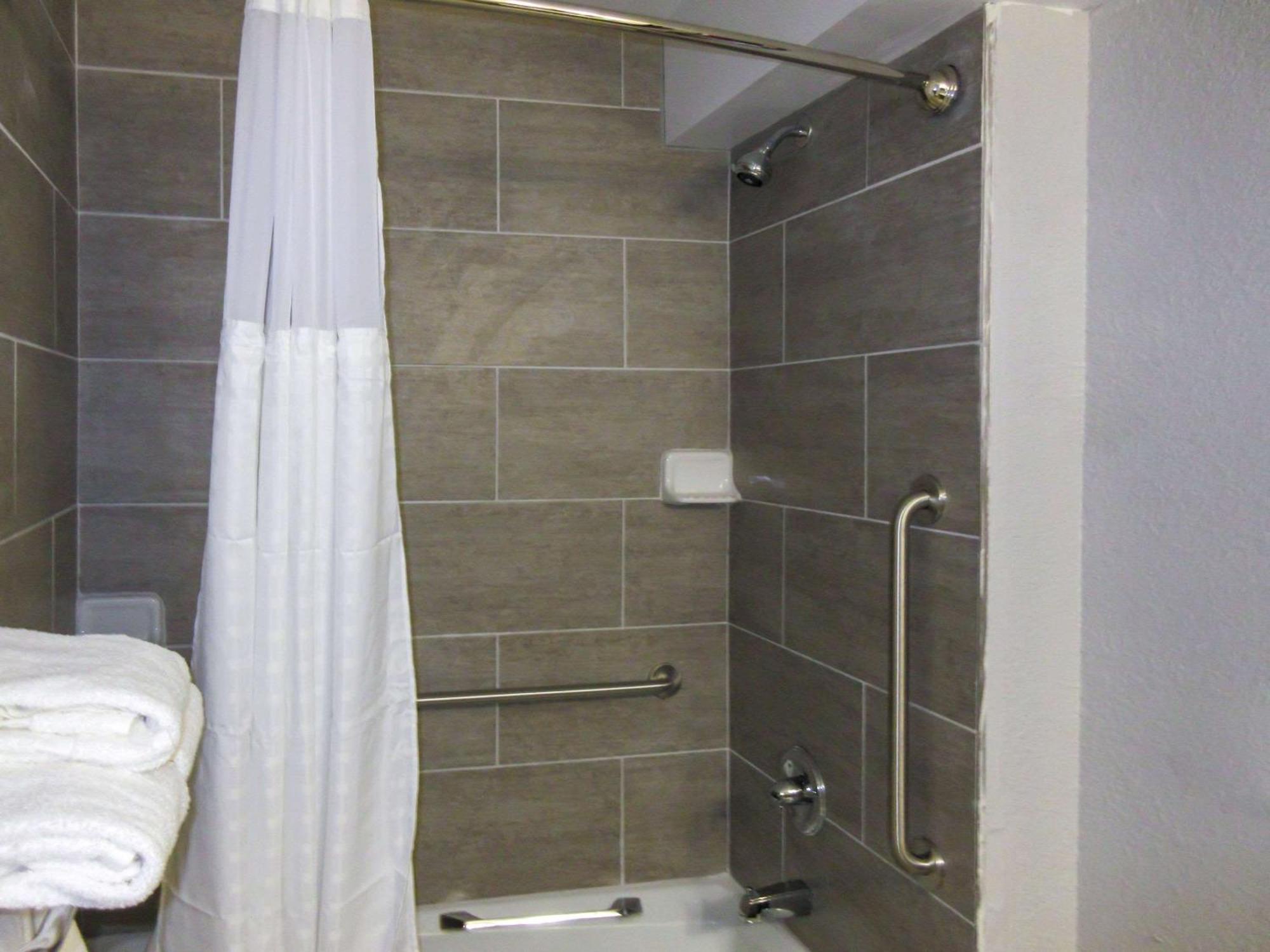 Quality Inn & Suites Hammond Near I-8090 Extérieur photo